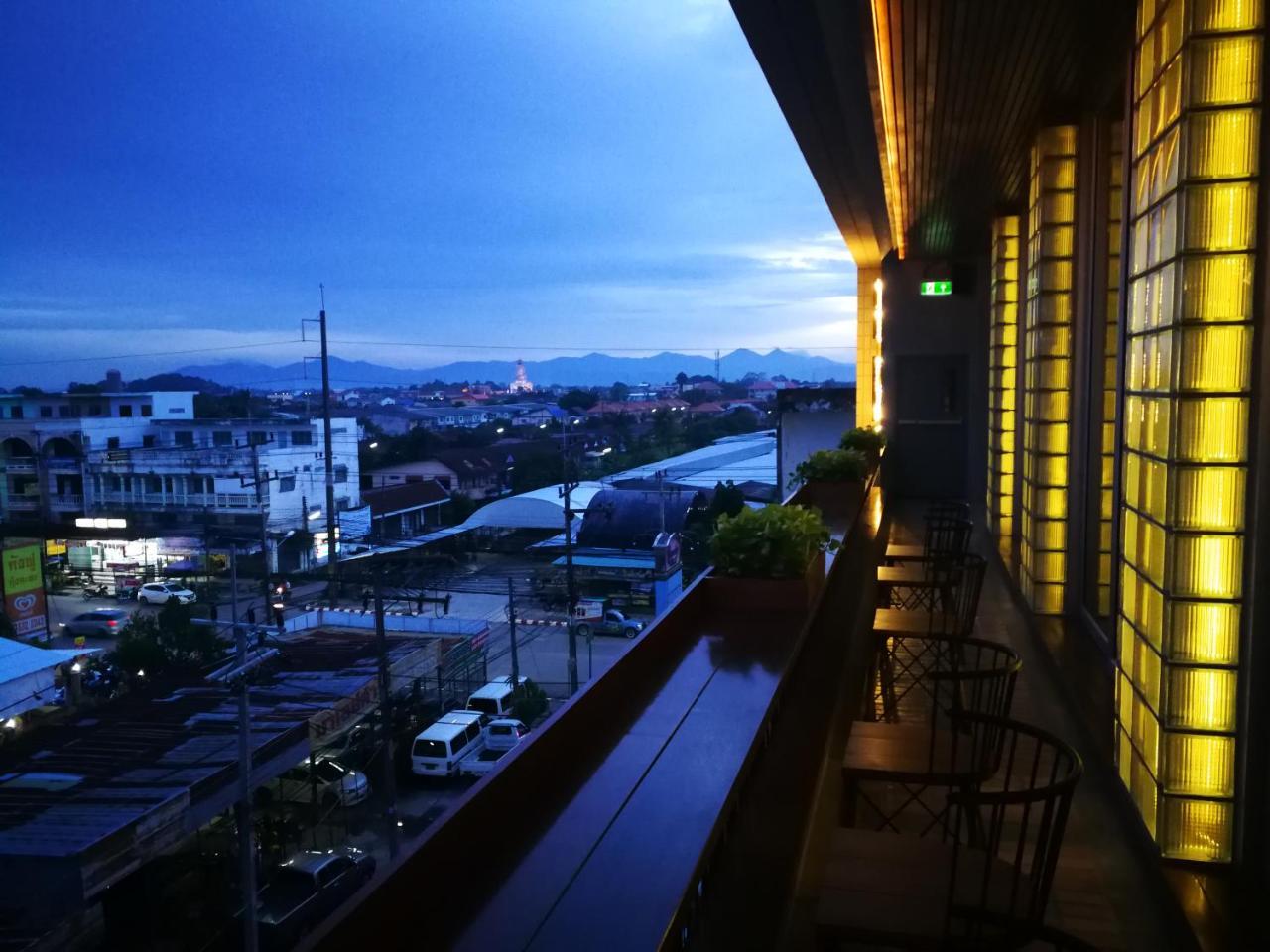 Laekhon Nonbai Hotel Nakhon Si Thammarat Bagian luar foto